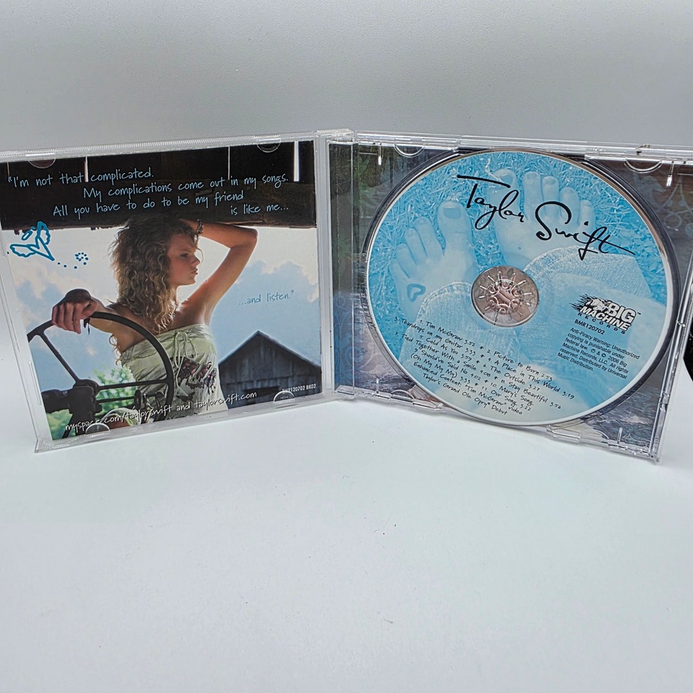 Taylor Swift Self Titled Debut Album CD 2006 Enhanced Content Big Machine Record - Picture 5 of 9